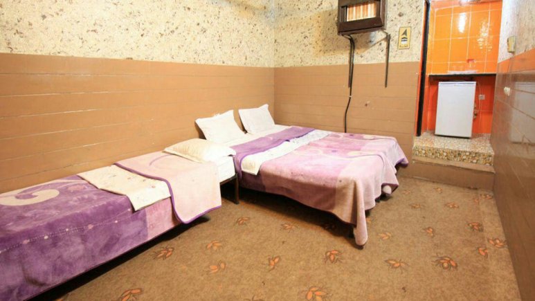 اتاق سه تخته مهمانپذیر زند شیراز